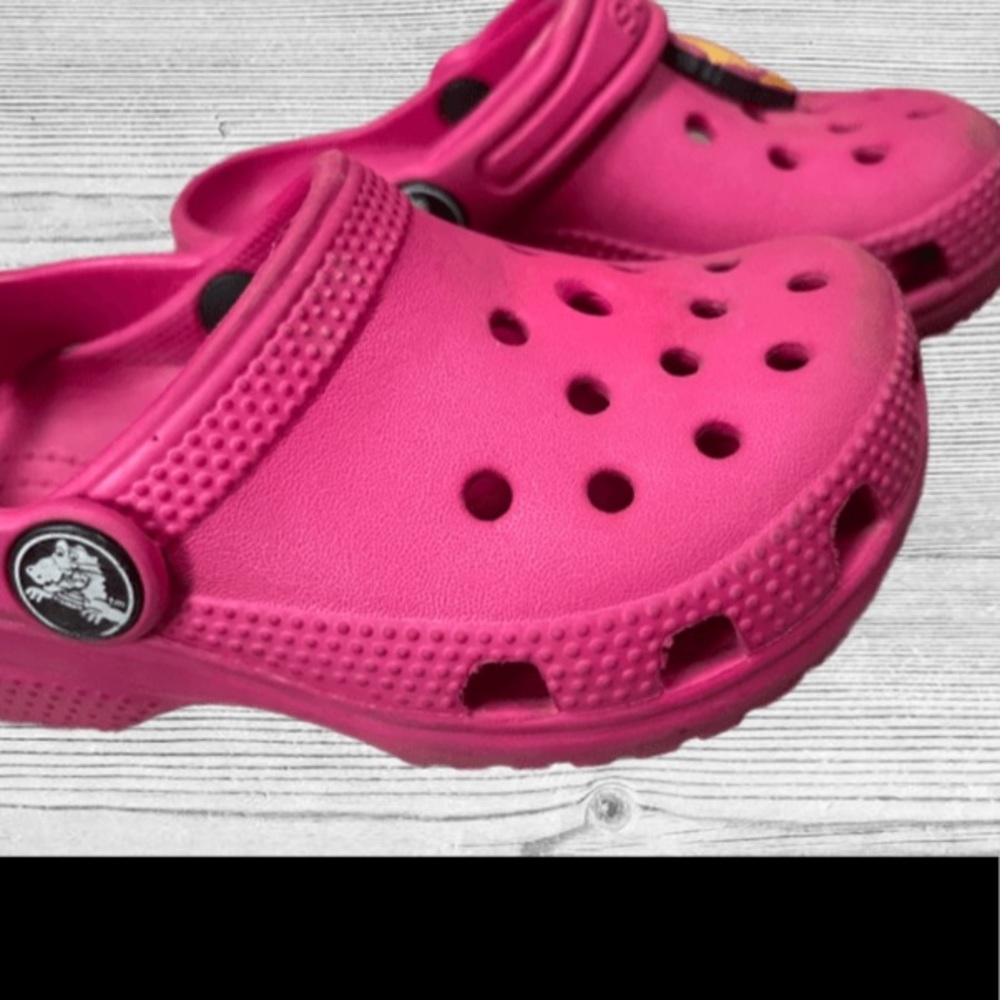 crocs